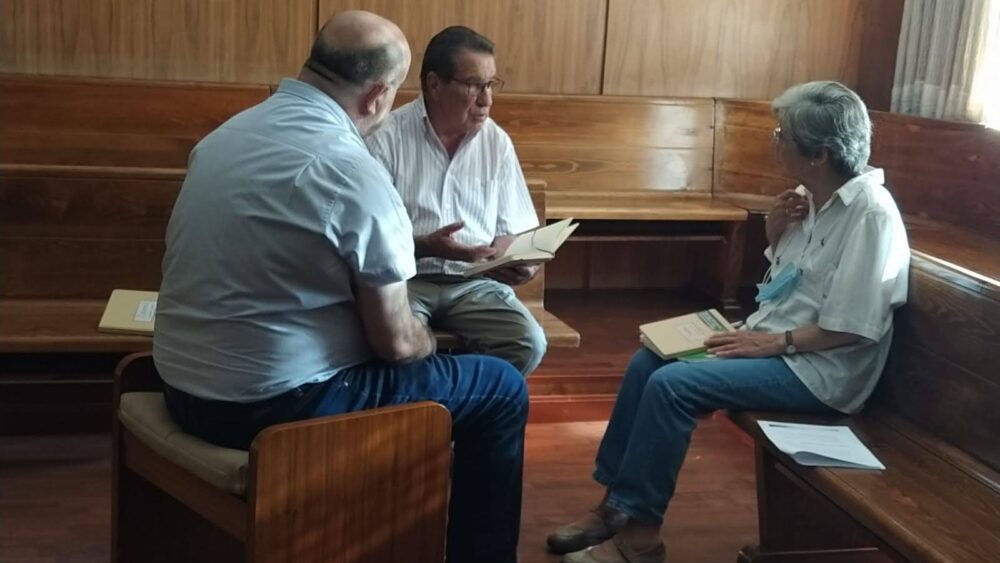 compartiendo en el encuentro de para sacerdotes y consagrados/as