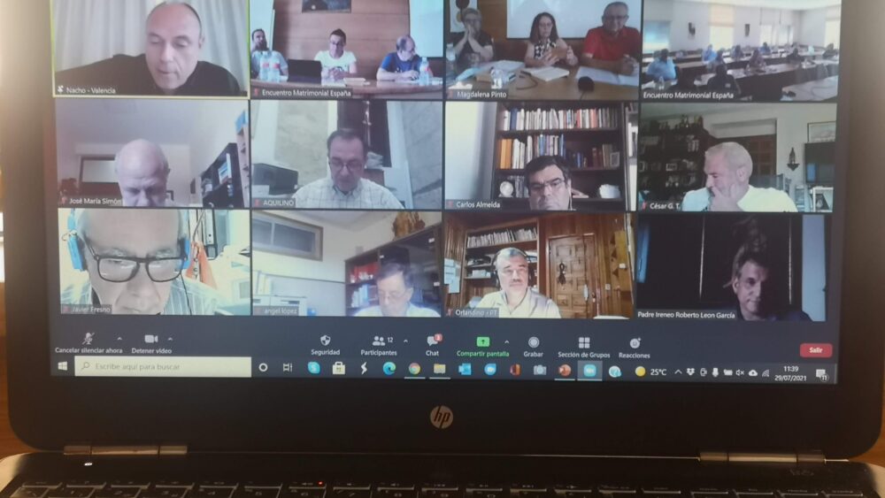 asistencia online al encuentro para sacerdotes y consagrados/as de julio 2021