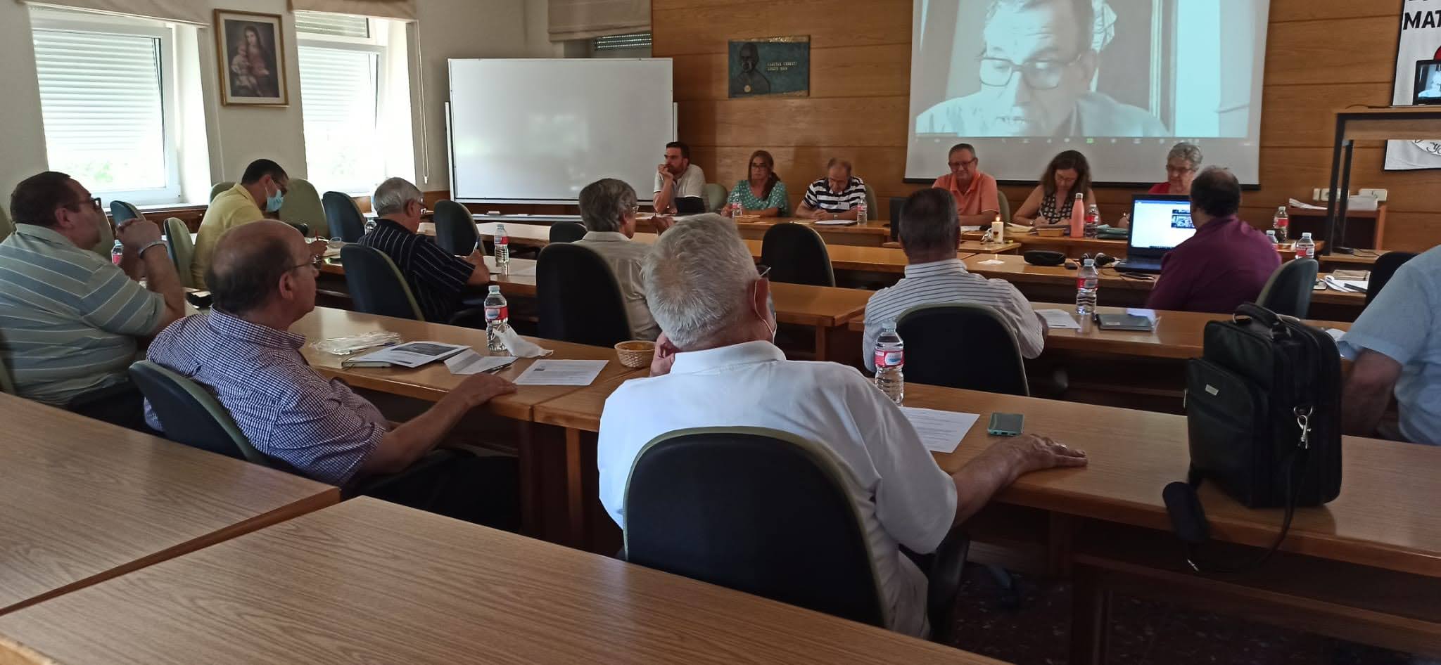 sesión del encuentro para sacerdotes y consagrados/as del verano de 2021