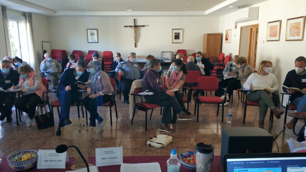 Una de las salas durante la convivencia de líderes en Zaragoza marzo 2022
