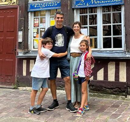 Roberto y Consuelo con sus hijos Gabriel y Sofía